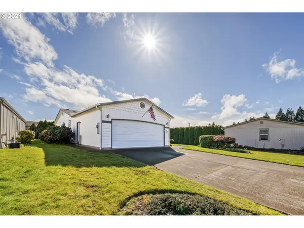 171 VILLAGE DR, Cottage Grove, OR 97424