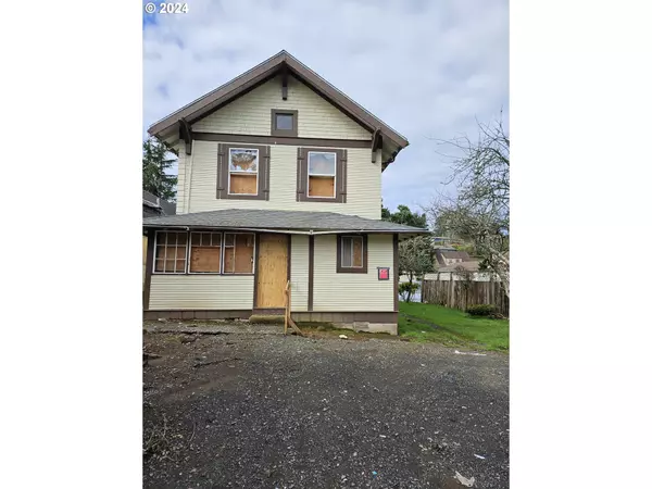 Coos Bay, OR 97420,930 N 9TH ST