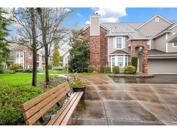 1231 NE HORIZON LOOP #210, Hillsboro, OR 97124