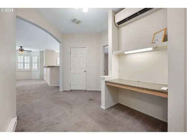 1231 NE HORIZON LOOP #210, Hillsboro, OR 97124