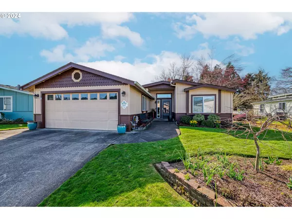 133 VILLAGE DR, Cottage Grove, OR 97424