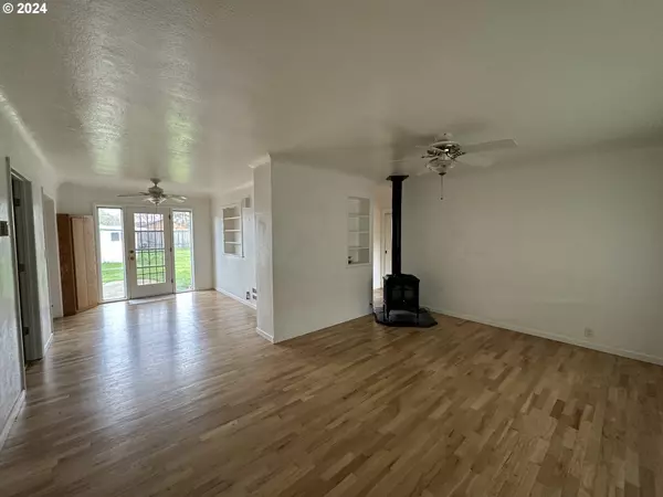 Eugene, OR 97405,2105 GARFIELD ST