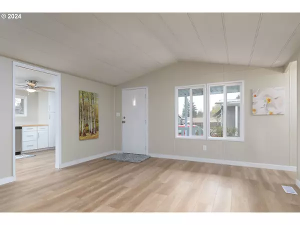 Eugene, OR 97408,1475 GREEN ACRES RD #63