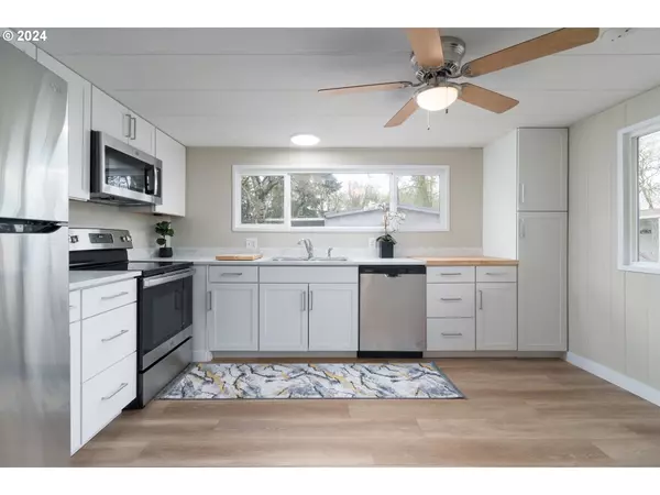 Eugene, OR 97408,1475 GREEN ACRES RD #63