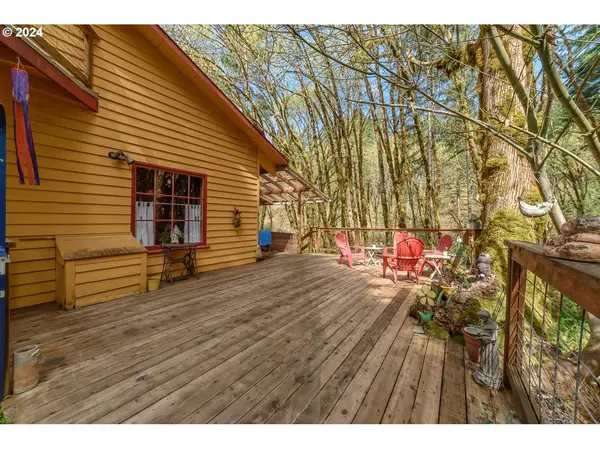 Cottage Grove, OR 97424,872 TERRITORIAL HWY