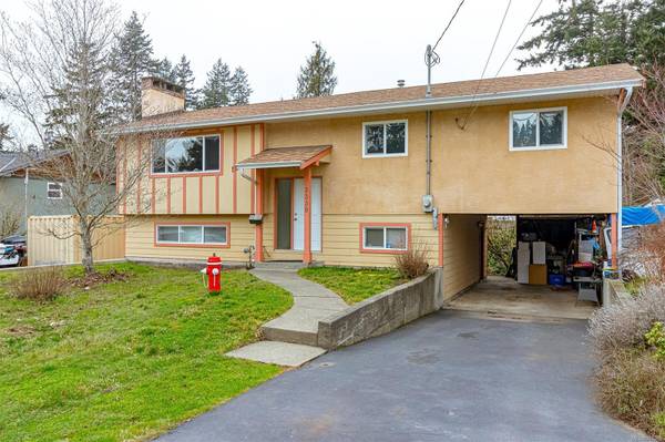 Colwood, BC V9C 2J8,3338 Roberlack Rd