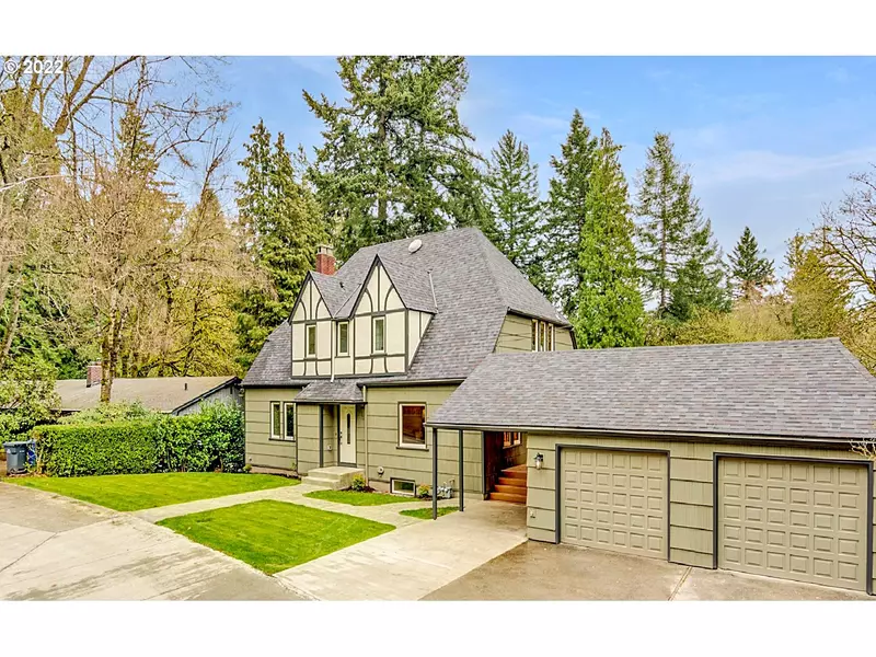 724 SW BURLINGAME TER, Portland, OR 97239