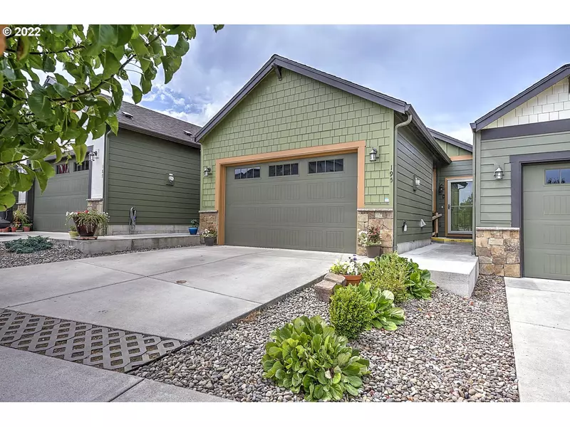 195 N 43RD PL, Ridgefield, WA 98642