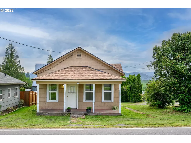 370 N MAPLE ST, Yamhill, OR 97148