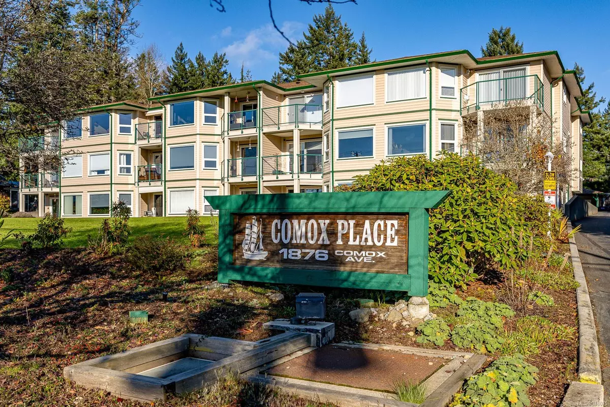 Comox, BC V9M 3M7,1876 comox Ave #5