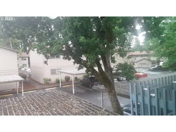 Eugene, OR 97401,599 COBURG RD #9A