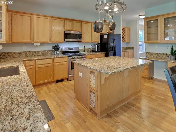 Milwaukie, OR 97267,7003 SE YEARLING LN