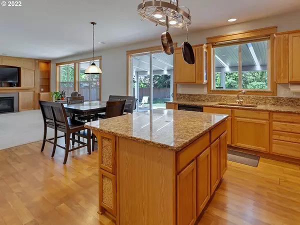 Milwaukie, OR 97267,7003 SE YEARLING LN