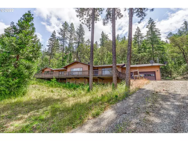 1455 GRANITE HILL RD, Grants Pass, OR 97526