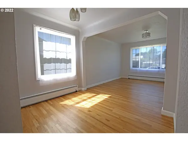 980 W 17TH AVE, Eugene, OR 97402