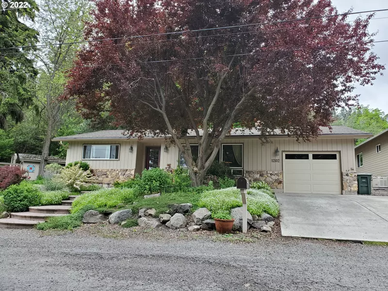 1202 ASPEN DR, La Grande, OR 97850