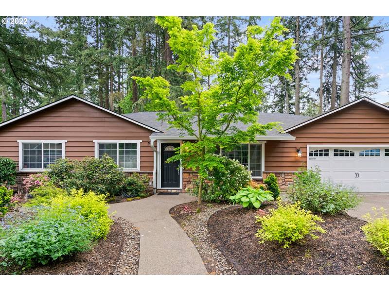 16018 WALUGA DR, Lake Oswego, OR 97035