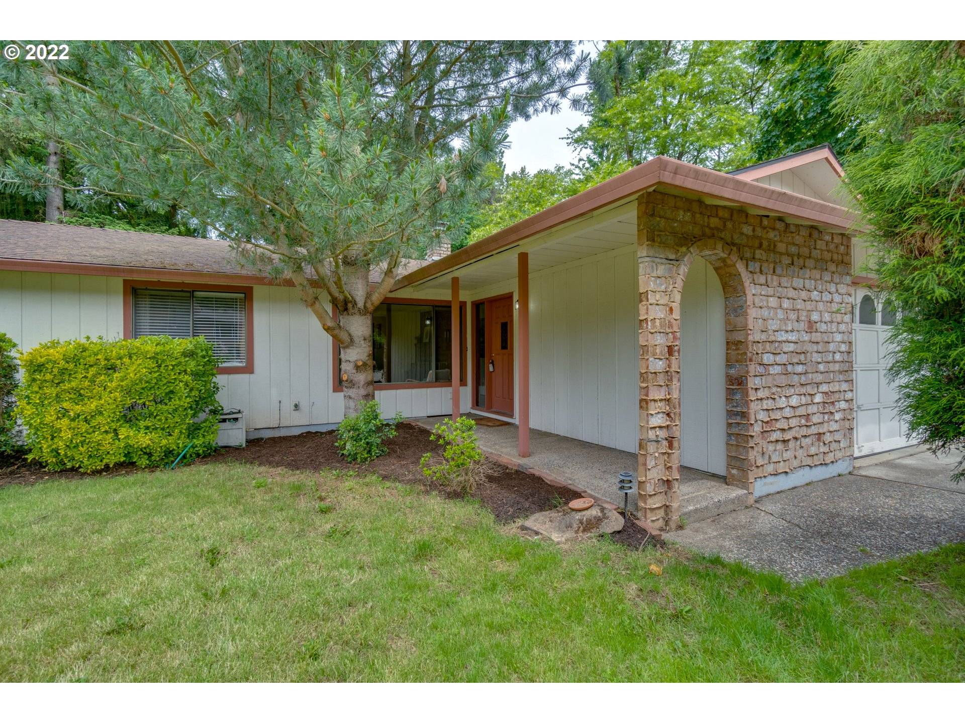 2474 19TH ST, West Linn, OR 97068