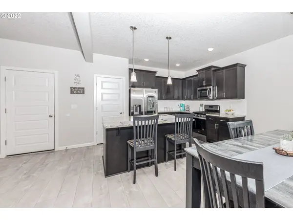 174 KINDRE ST, St Helens, OR 97051