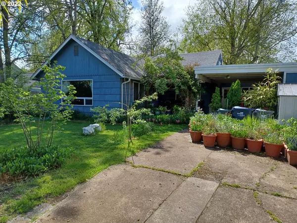 1890 GRANT ST, Eugene, OR 97405