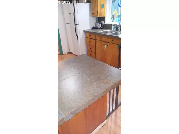 Eugene, OR 97405,1890 GRANT ST