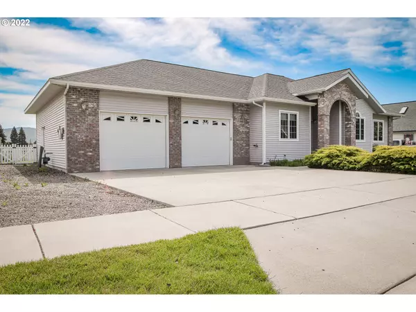 Baker City, OR 97814,930 PETRY LN