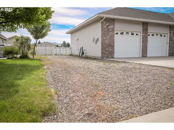 Baker City, OR 97814,930 PETRY LN