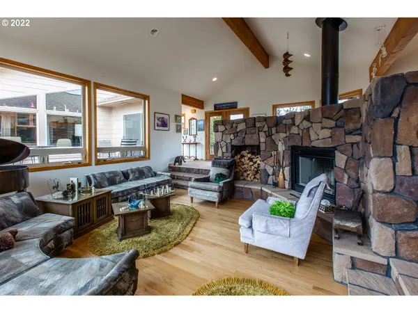 Roseburg, OR 97470,770 SABLE DR