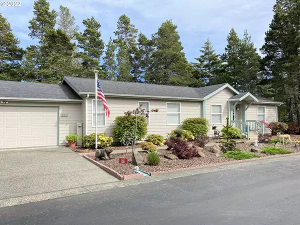 811 N Marsh LN, Florence, OR 97439