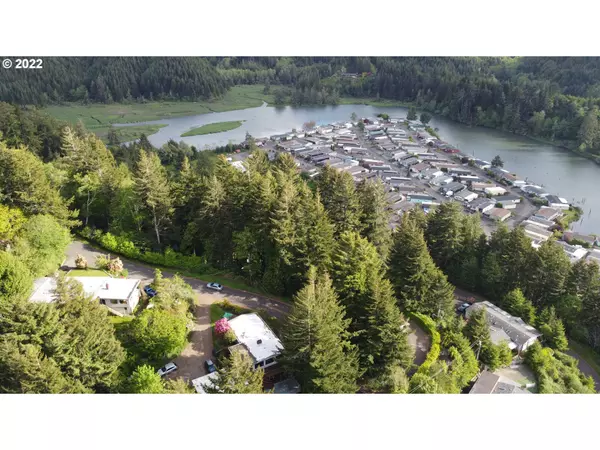 Reedsport, OR 97467,489 CRESTVIEW DR