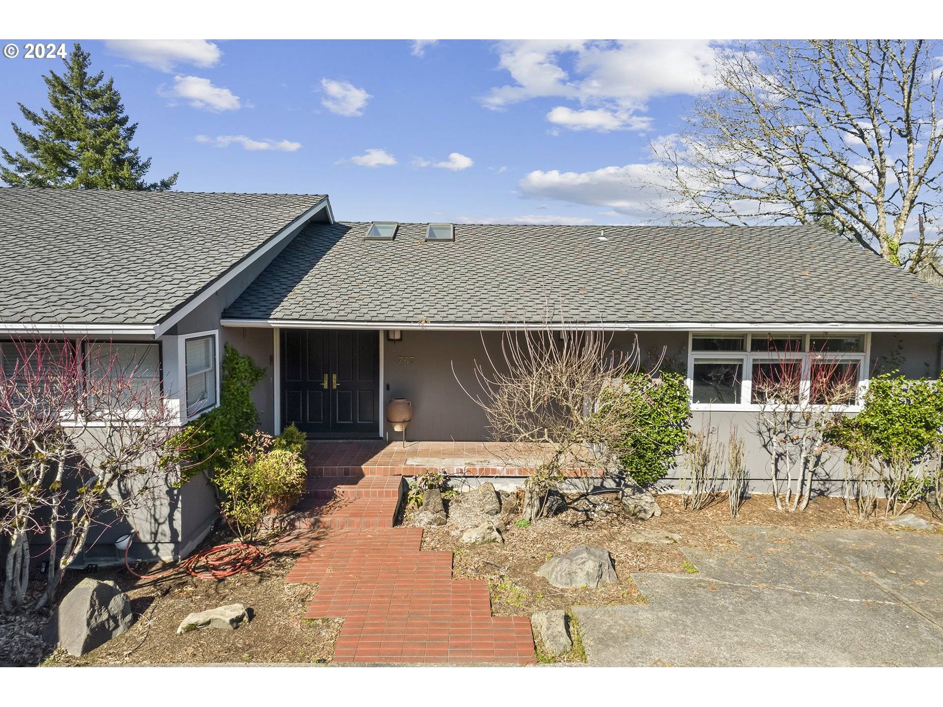 Portland, OR 97210,763 NW POWHATAN TER