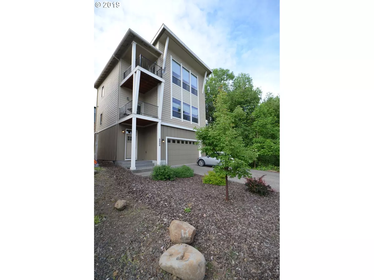 Hood River, OR 97031,2555 TIMBERLINE LN