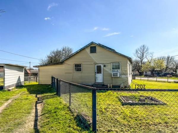 1207 SW 12th Street, Mineral Wells, TX 76067