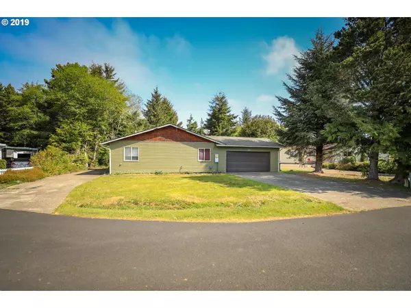 2465 SW FAIRWAY CIR, Waldport, OR 97394