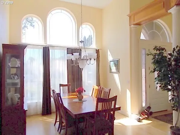 1721 LONG ISLAND DR, Eugene, OR 97401