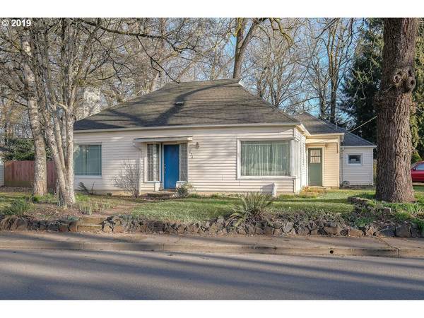 274 S SETTLEMIER AVE, Woodburn, OR 97071