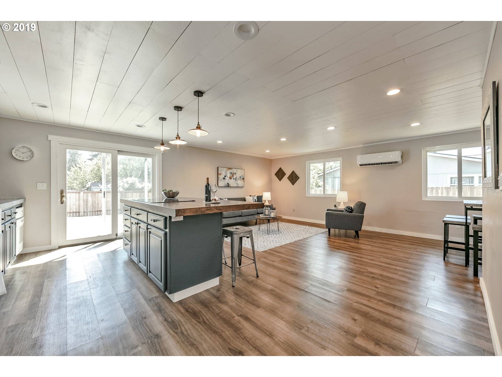 Newberg, OR 97132,704 PINEHURST DR