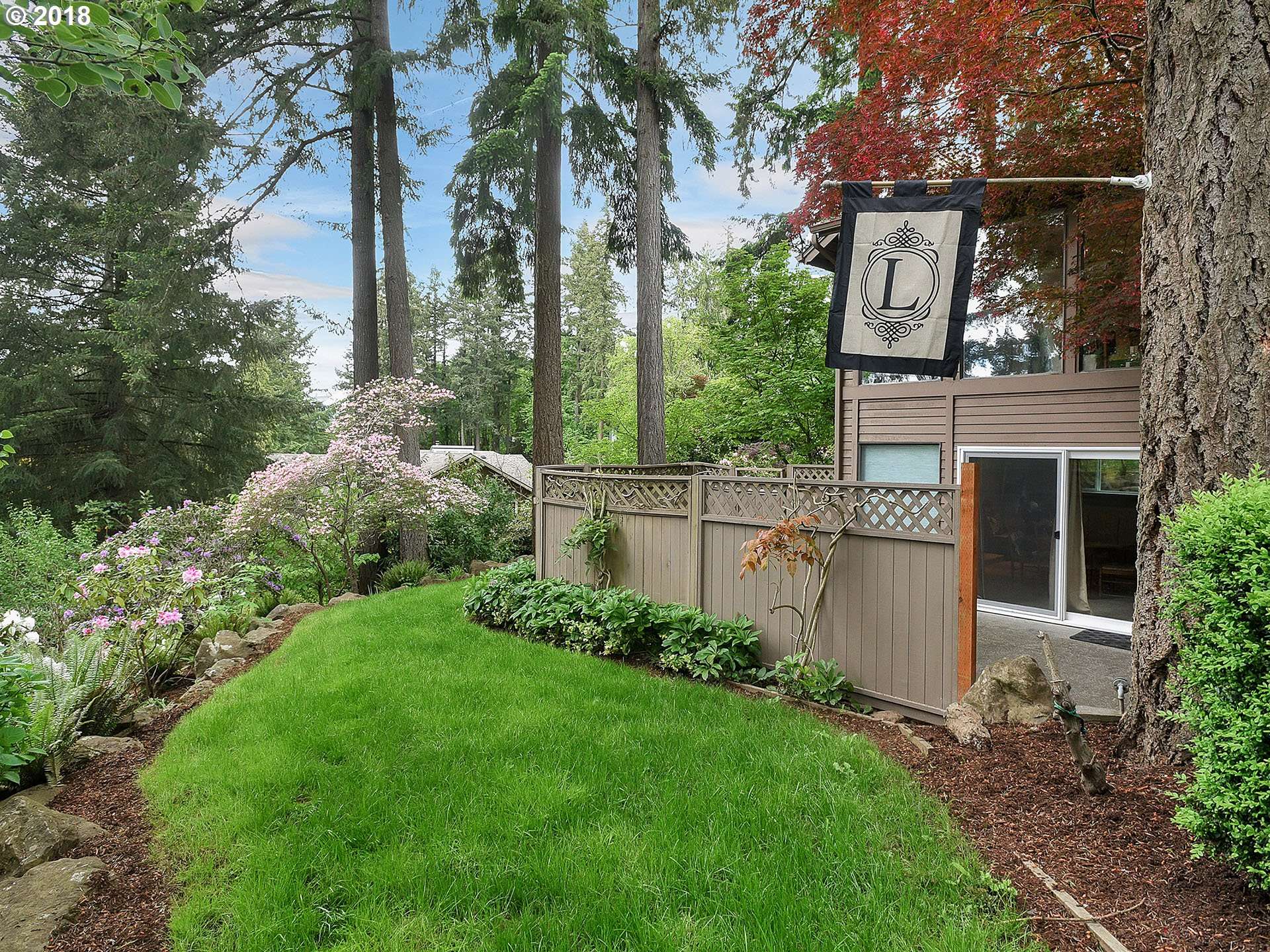 Lake Oswego, OR 97034,4 HILLSHIRE DR