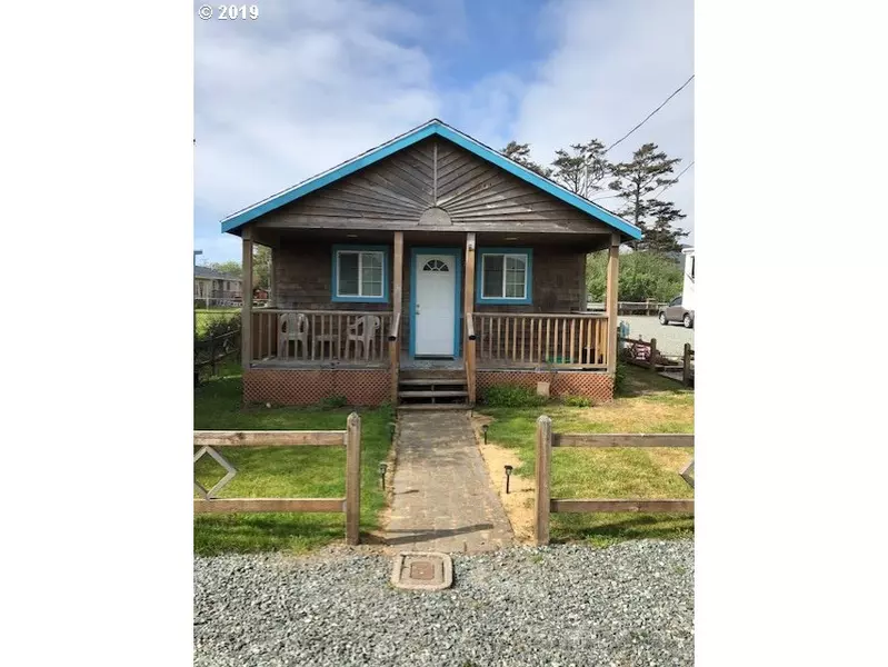 209 S 4TH AVE, Rockaway Beach, OR 97136