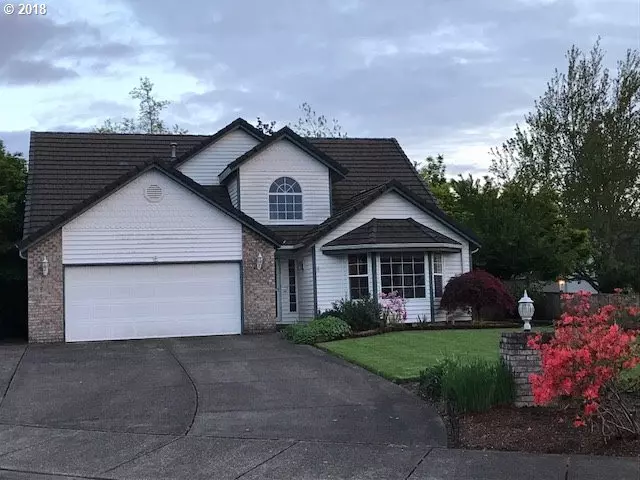 Springfield, OR 97477,855 DIAMOND ST