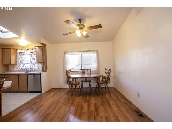 1672 PRITCHETT PL, Cottage Grove, OR 97424