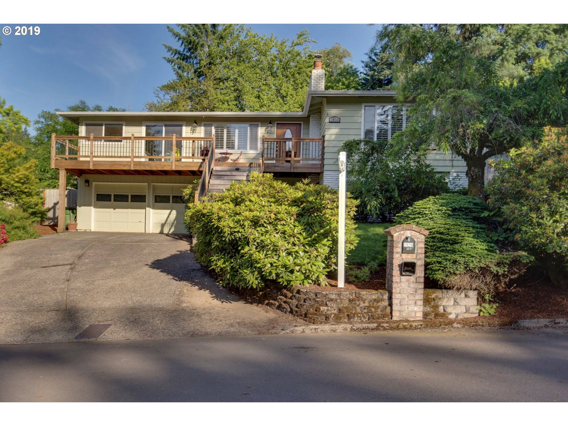 1926 WOODLAND TER, Lake Oswego, OR 97034