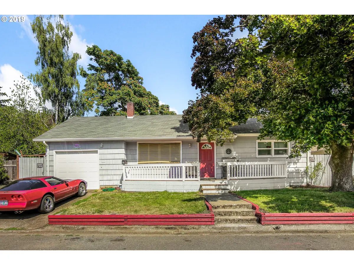 304 N 8TH ST, Cottage Grove, OR 97424