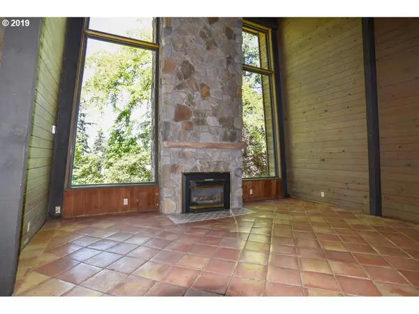 Eugene, OR 97405,3042 WHITBECK BLVD