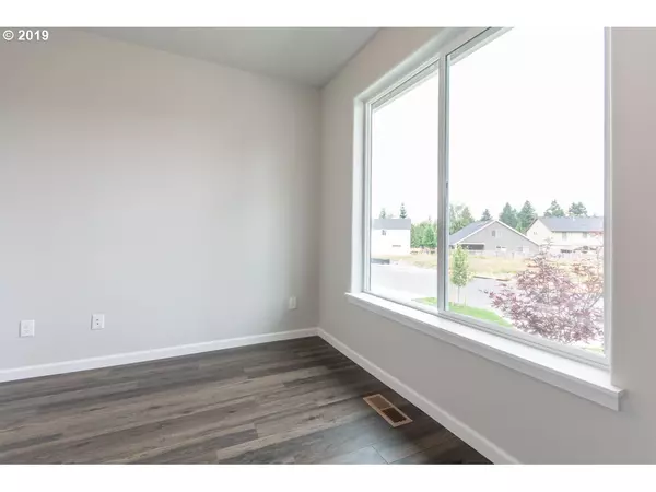 Gresham, OR 97080,2887 SE Baker AVE