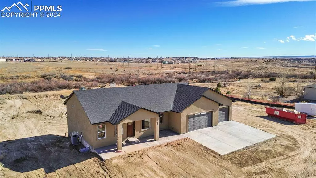 688 S Chimazo DR, Pueblo, CO 81007