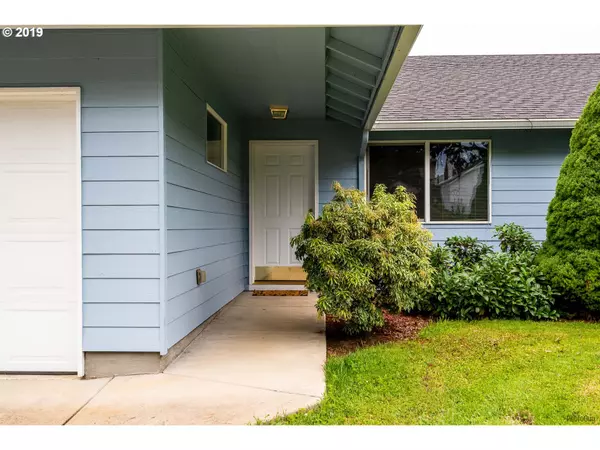 Cottage Grove, OR 97424,830 BENJAMIN AVE