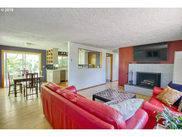 Eugene, OR 97401,2411 MADISON ST