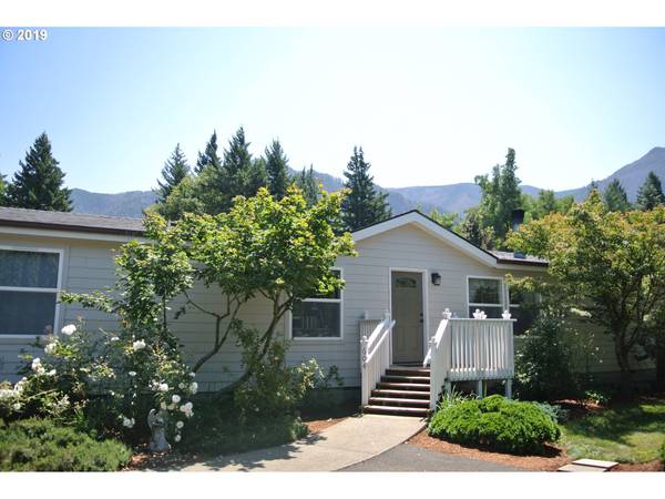 604 FOREST LN, Cascade Locks, OR 97014