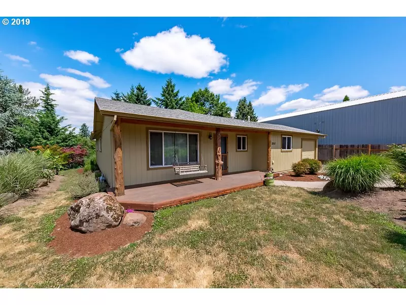 3287 SUNSET DR, Hubbard, OR 97032